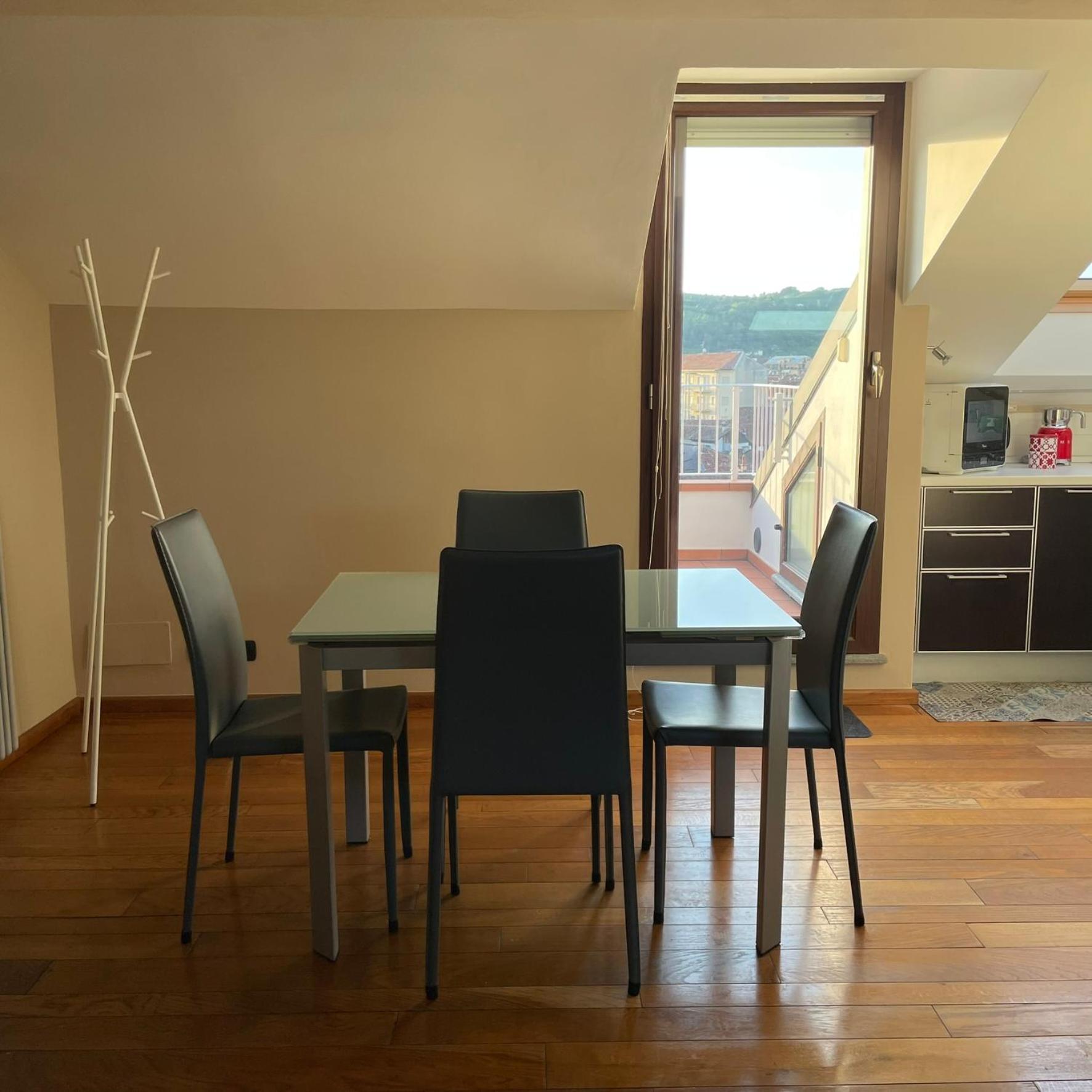 La Casetta Sui Tetti Alba  Extérieur photo